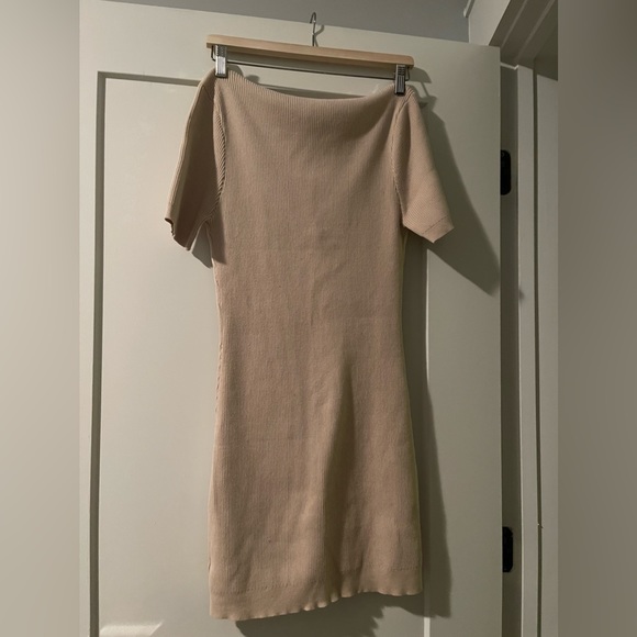 Brand : line and dot. - Picture 2 of 3